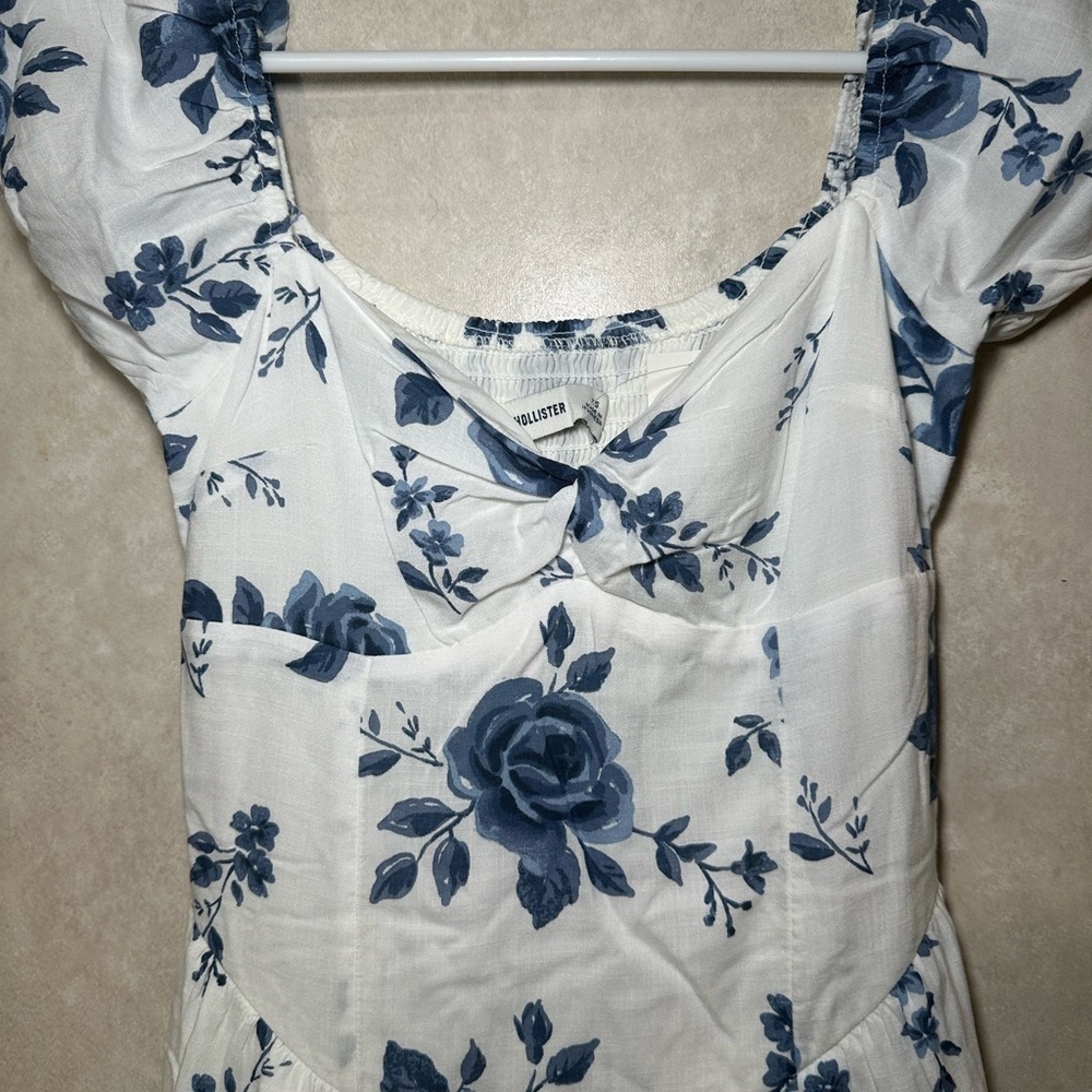 Hollister Blue and White Floral Dress - Picture 7 of 7